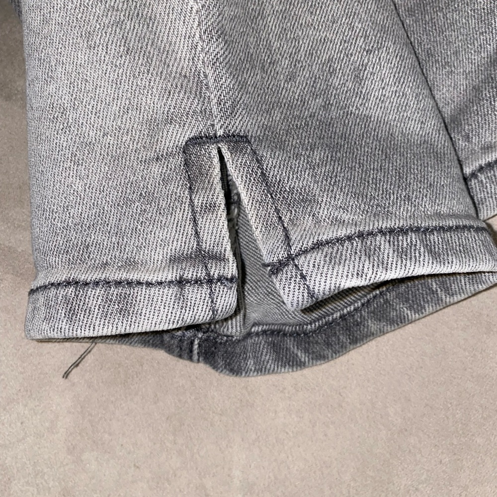 Women’s Fashion Nova (curve) light grey distressed denim jeans. Sz: 20 - Picture 3 of 8